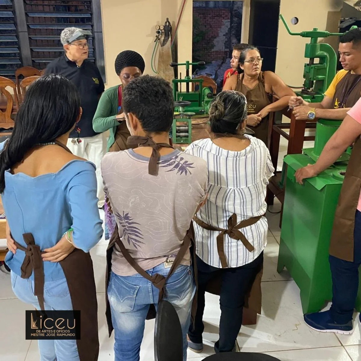 Liceu com Elas (Oficina de Criação de Biojoias no Espaço Liceu) - foto 2